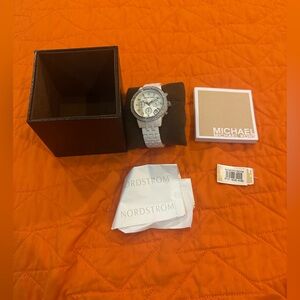 Michael Kors | Accessories | Authentic Michael Kors Bryn Mk  display picture 1